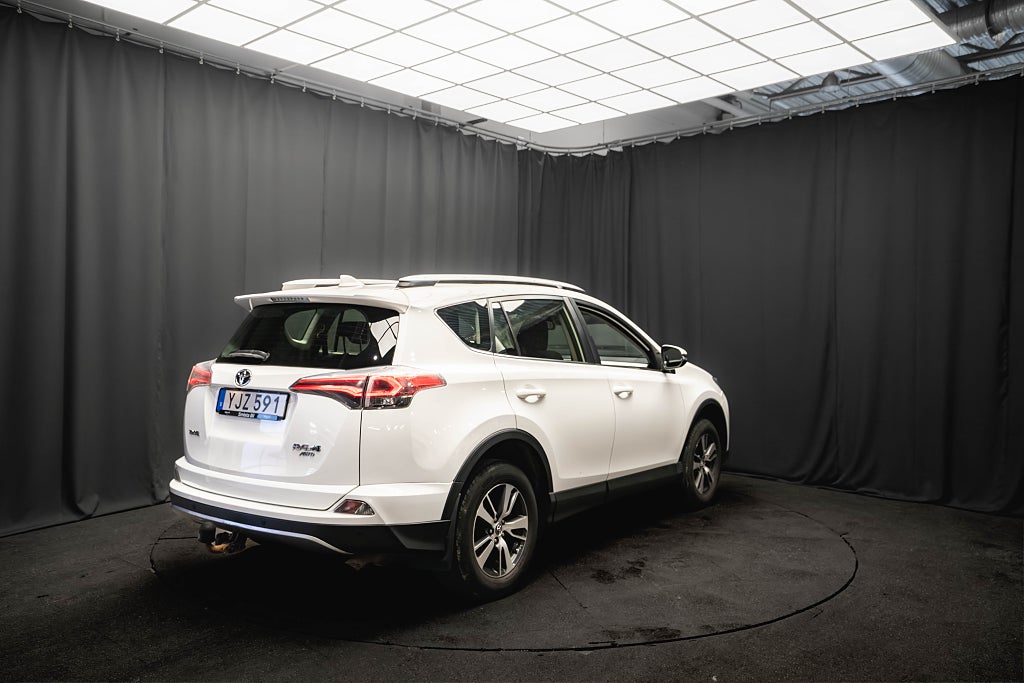 Toyota RAV4 Dual VVT-i AWD Active DRAG KAMERA M&K-VÄRMARE 152hk