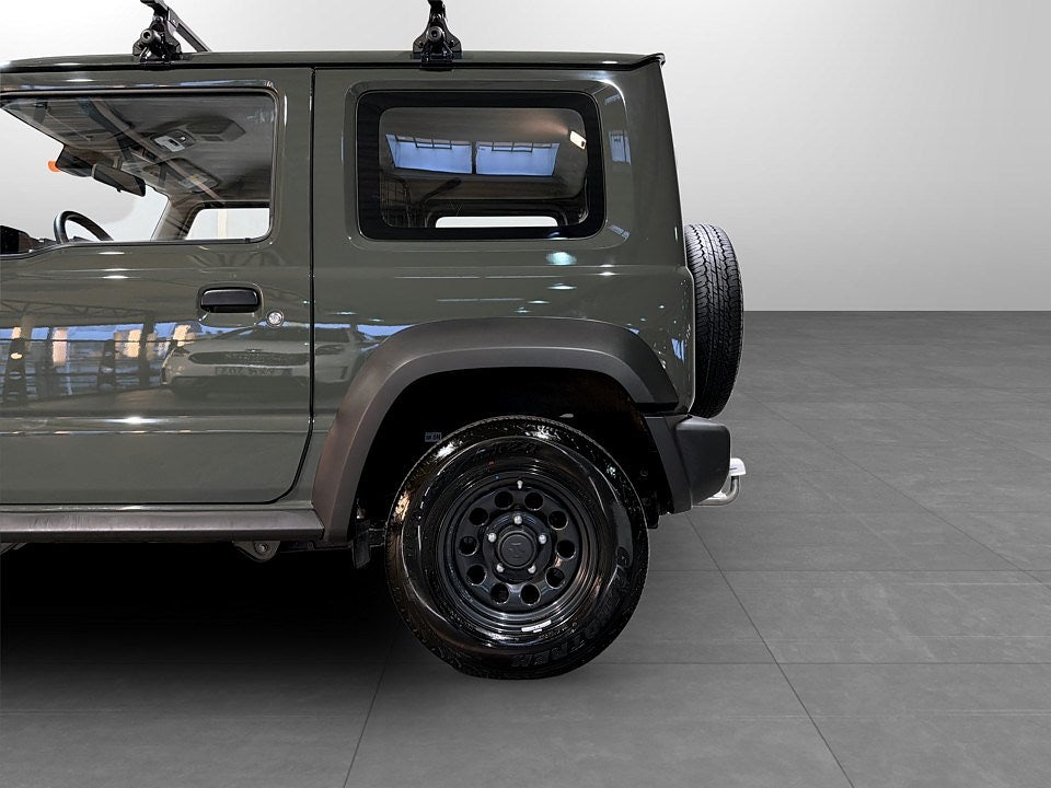Bild på Suzuki Jimny Torakku 1.5 ALLGRIP 102hk 4WD - DRAG, NYSERVAD