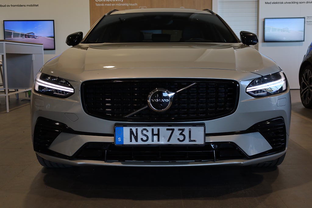 Volvo V90 Recharge T6 AWD AUT R-Design H&K Pano HUD 360° Navi