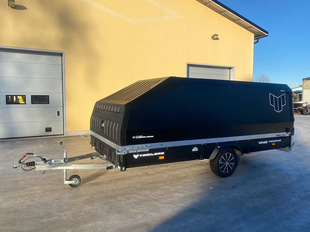 4P Grand Touring 445 TXI med kåpa och hel bakgavel Kampanj  