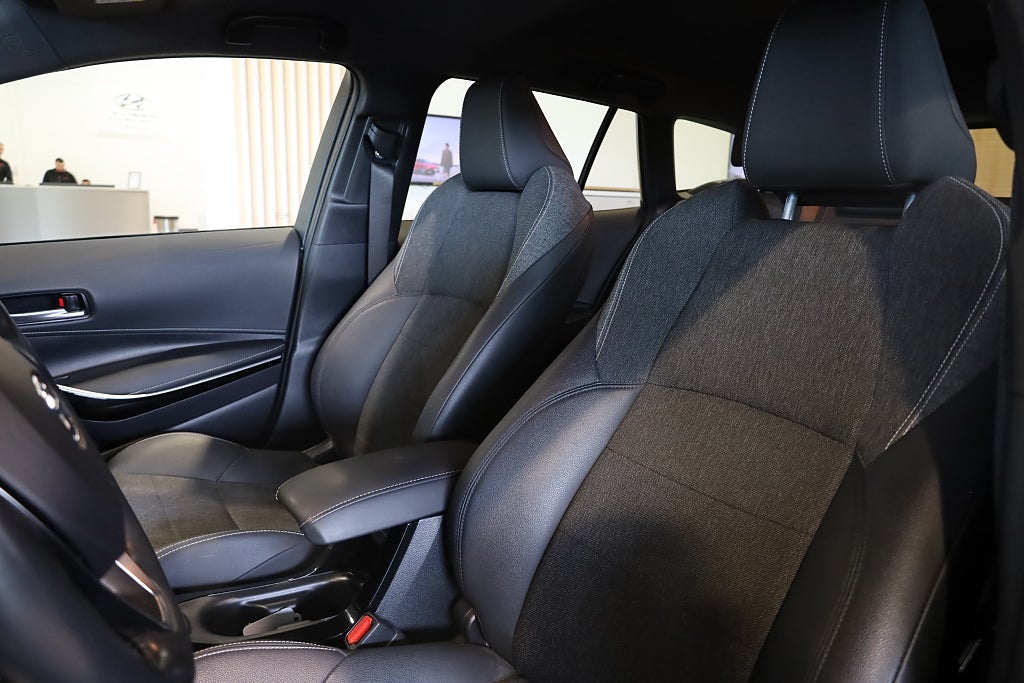 Toyota Corolla Touring Sports Hybrid e-CVT Style Kamera Rattvärme 2022