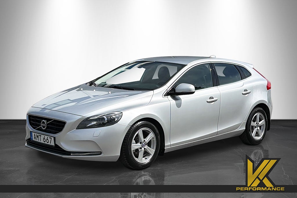 Volvo V40 D2 Euro 5 Momentum | NYSERVAD | P-VÄRMARE