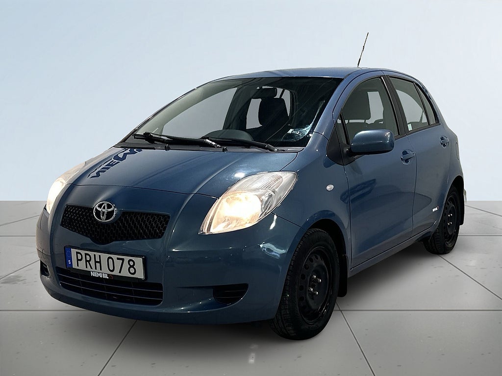 Toyota Yaris 5-dörrar 1.3 VVT-i MultiMode Motorvärmare Kamkedja SoV