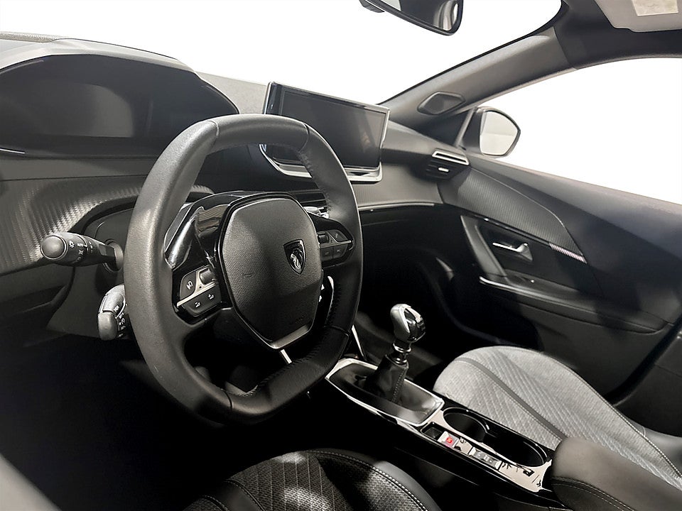 Bild på Peugeot 2008 Allure 1.2 PT 130hk CARPLAY P-SENSORER