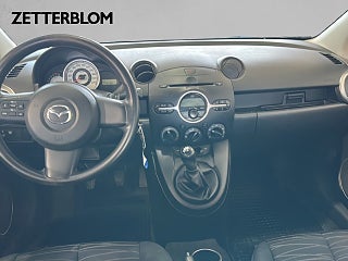 Halvkombi Mazda 2 10 av 14