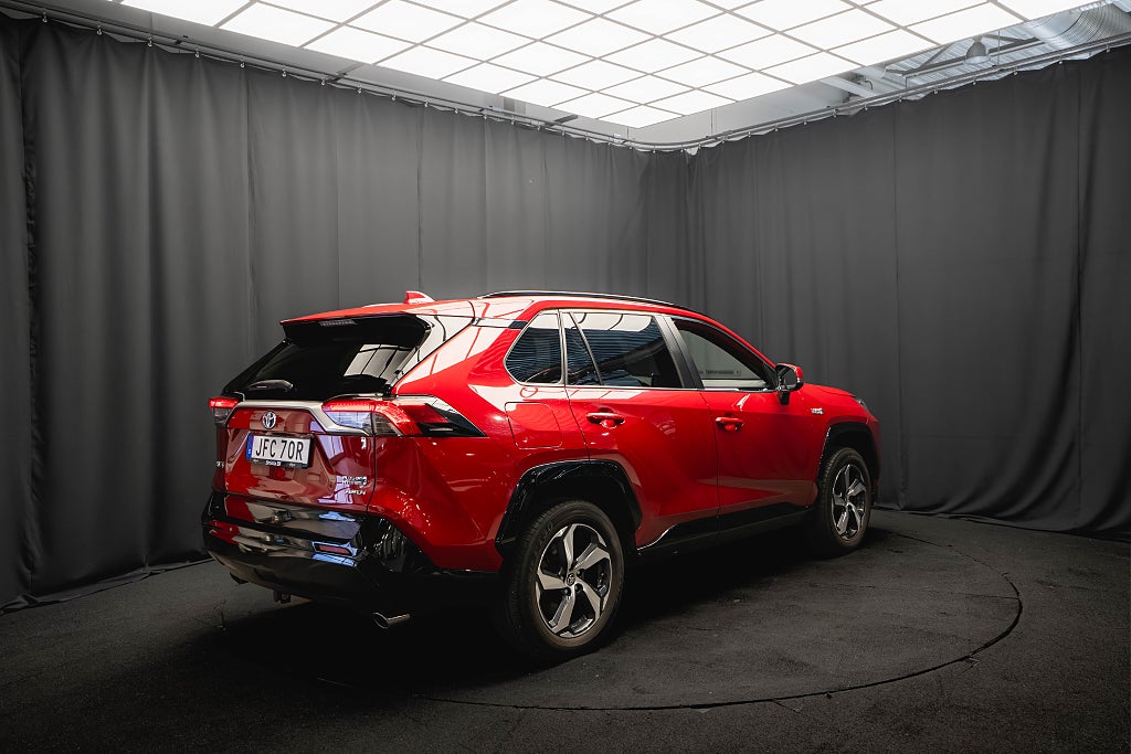 Toyota RAV4 Plug-in AWD LAUNCH DRAG KAMERA ELSTOL 1-ÄGARE MOMS