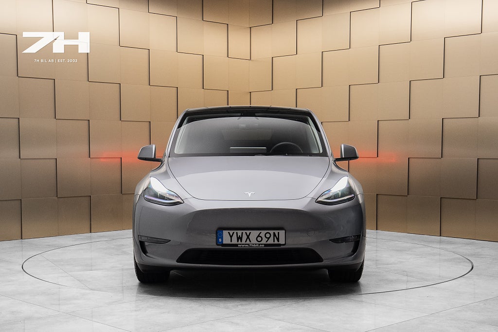Tesla Model Y Performance / Dragkrok / Autopilot