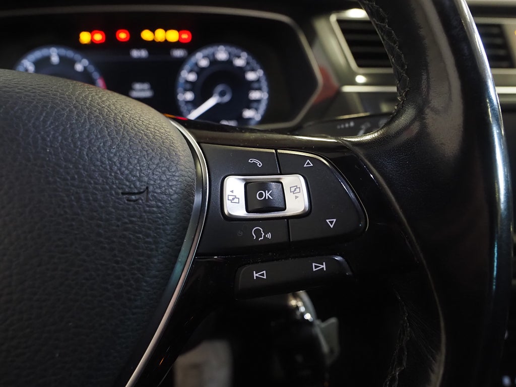 Volkswagen Tiguan TDI 190hk 4M R-Line |D-värm|Drag|Cockpit| 2017