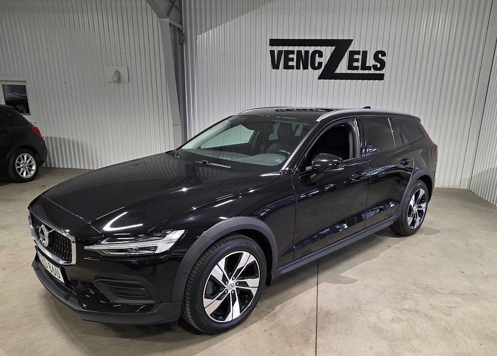 Volvo V60 Cross Country B4 AWD Aut Advanced Pro GPS Kamera Värmare VOC 1 ägare