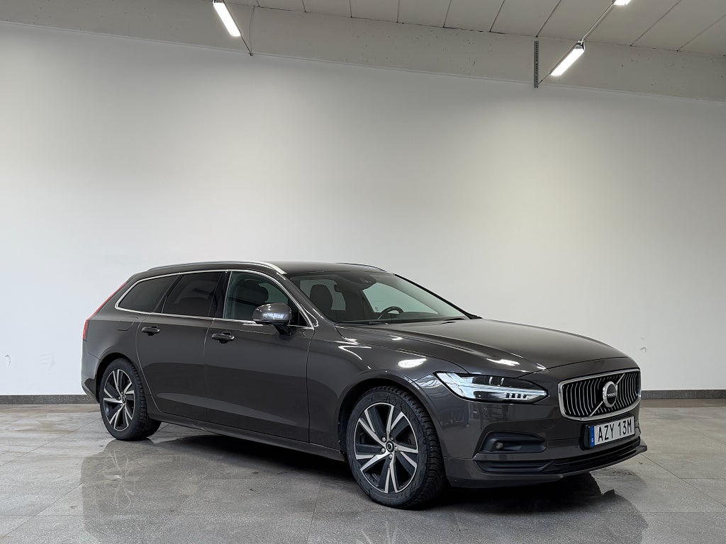 Volvo V90 B4 AWD Momentum H/K Kamera Facelift SE SPEC 