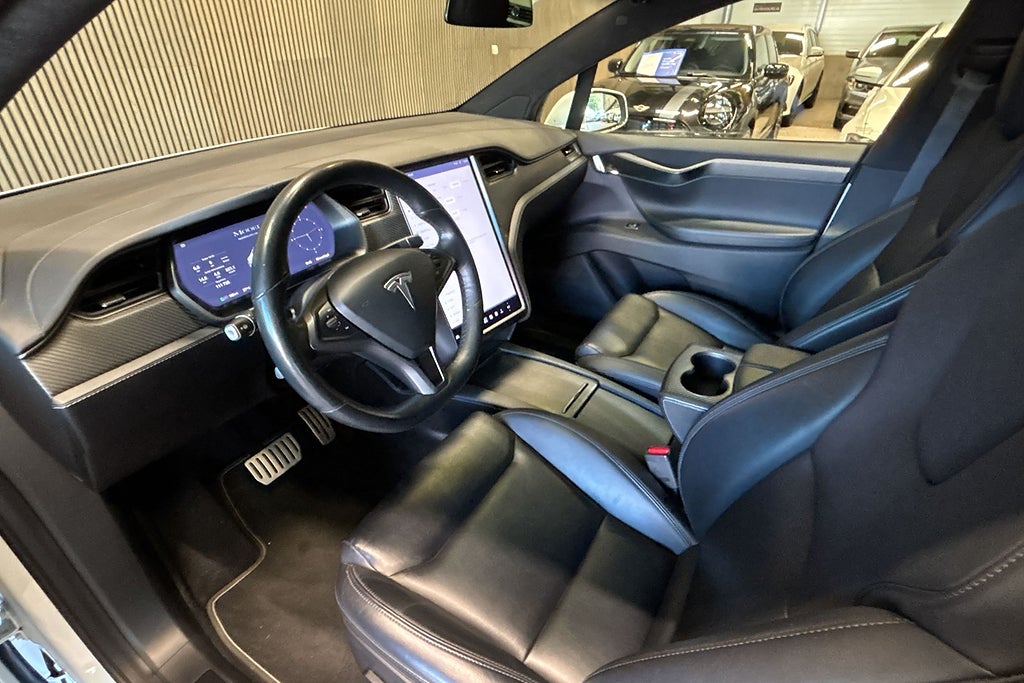 Tesla Model X Ludicrous Performance 7-sits 611hk
