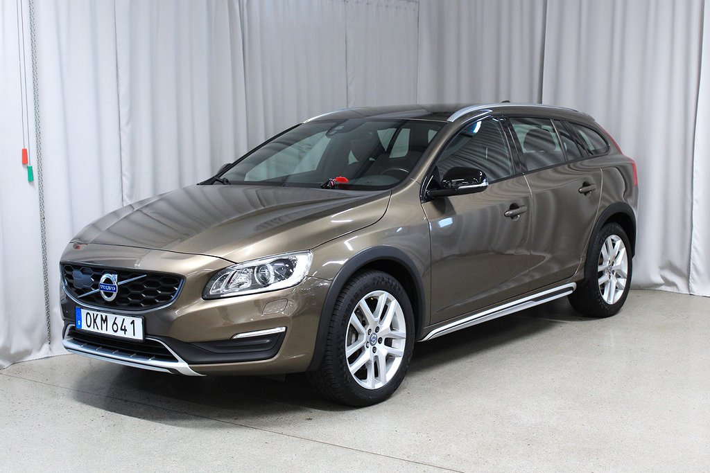 Volvo V60 Cross Country D4 190HK AWD Summum, Drag, Värmare, 