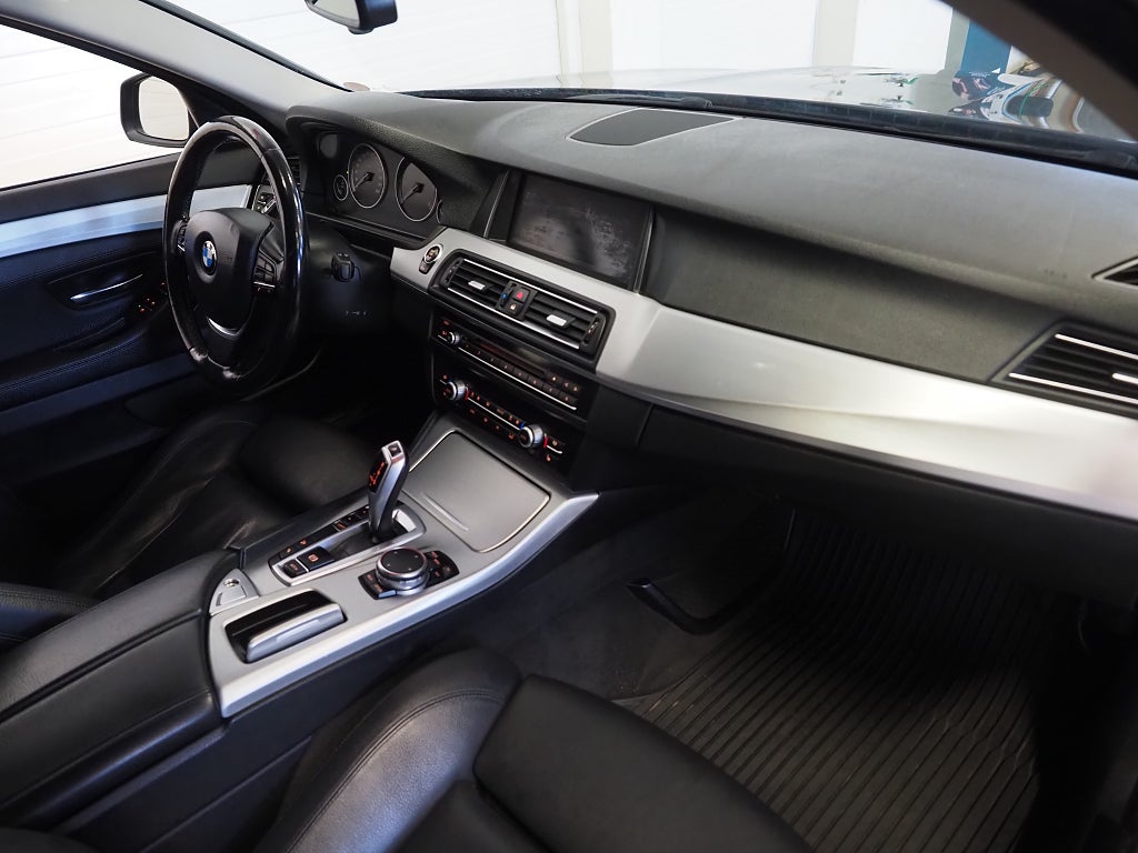 BMW 520d xDrive Touring Aut Navi Pro Kamera Drag M-Värm Läder 2017