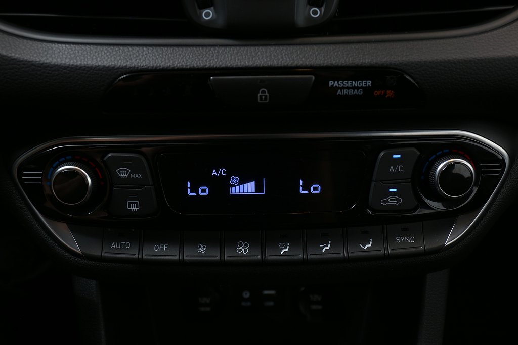 Hyundai i30 1,4T 140hk Trend Automat Kombi CarPlay B-Kamera 2020