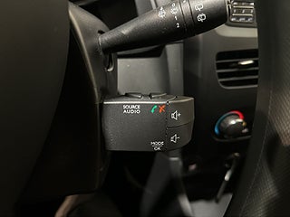 Renault Clio 1.2 73hk Kamrem bytt Farthållare S/V-hjul – bild 19