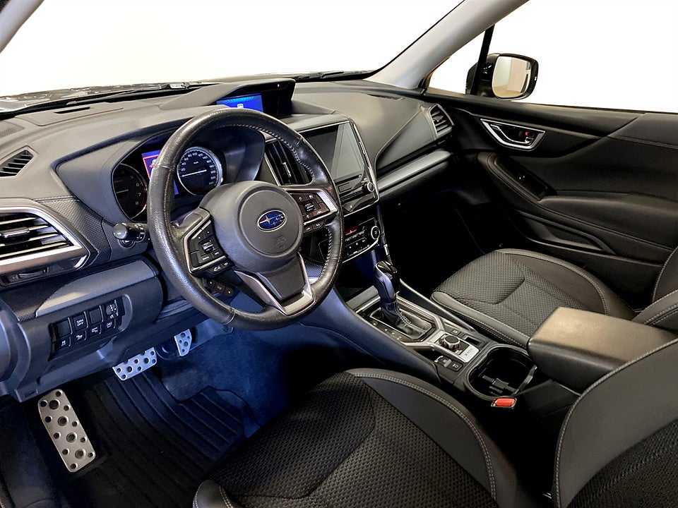 Bild på Subaru Forester Active e-Boxer 150hk Aut 4WD B-KAMERA CARPLAY