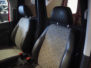Transportbil - Skåp Volkswagen Caddy 11 av 19