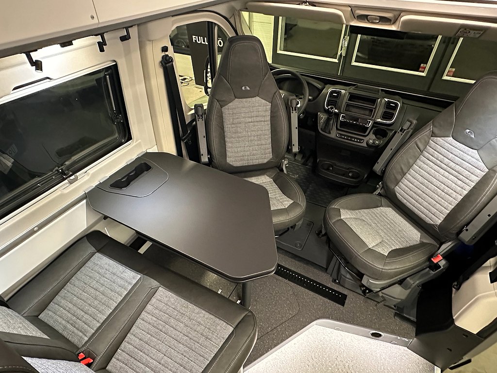 Adria TWIN SUPREME 600 SPB / Aut / Dieselpanna / <6 meter - Adria
