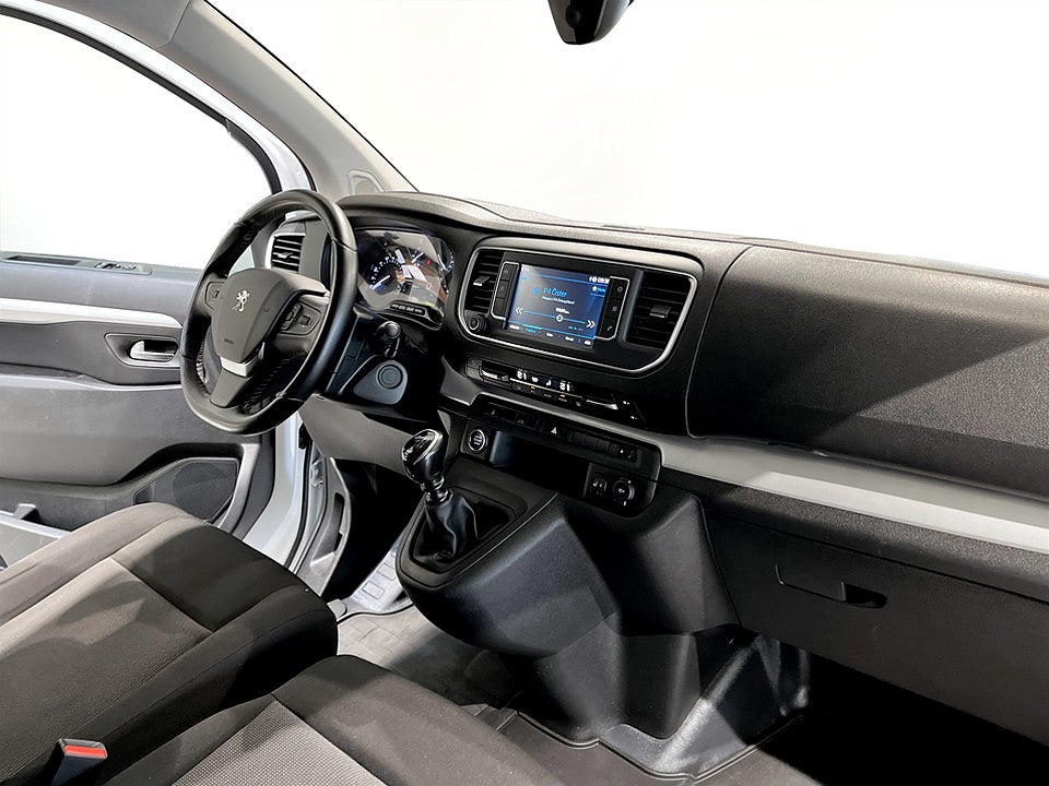 Bild på Peugeot Expert PRO+ 2,0 BHDi 145hk L2 P-SENSORER
