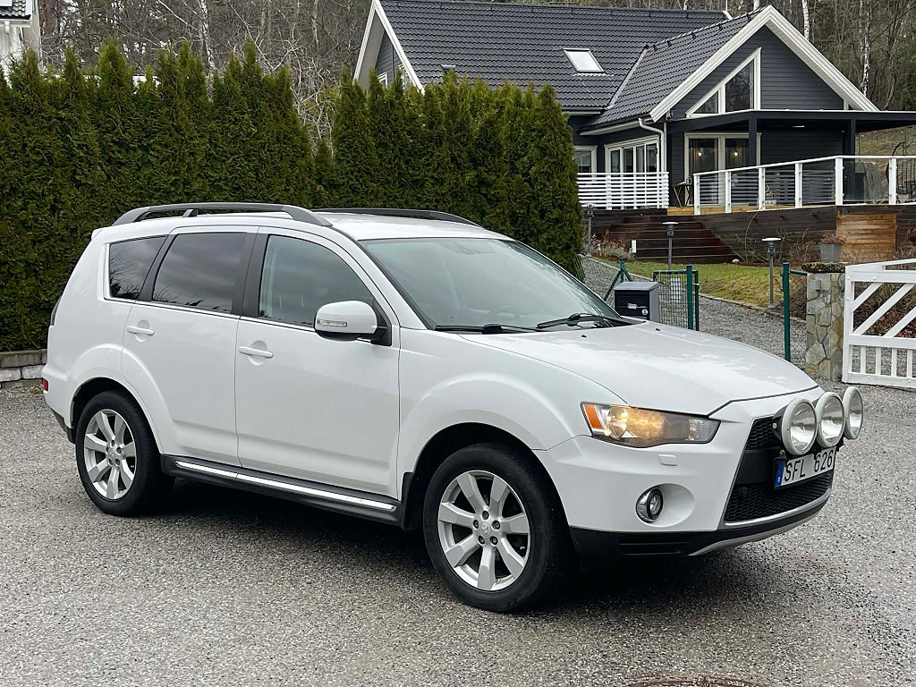 Mitsubishi Outlander 5-seater 2.4 MIVEC FlexiFuel AWC INVECS-III CVT Comfort