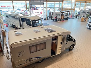Husbil-halvintegrerad Bürstner T700 5 av 12