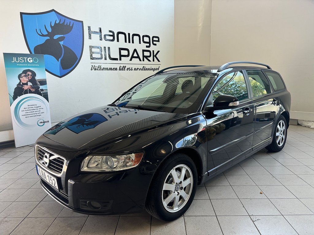 Volvo V50 D3 Momentum / SUPERDEAL 3,95 % / NY KAMREM!