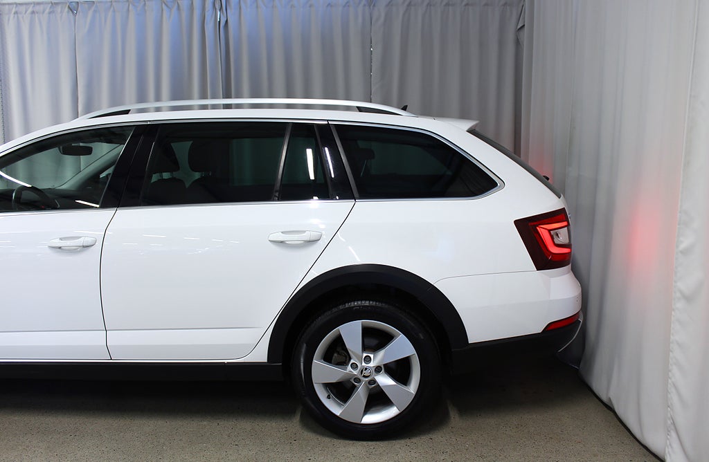 Skoda Octavia Scout 2.0 TDI 4x4 Premium, Drag, Navi, S&V-hjul 3,99%