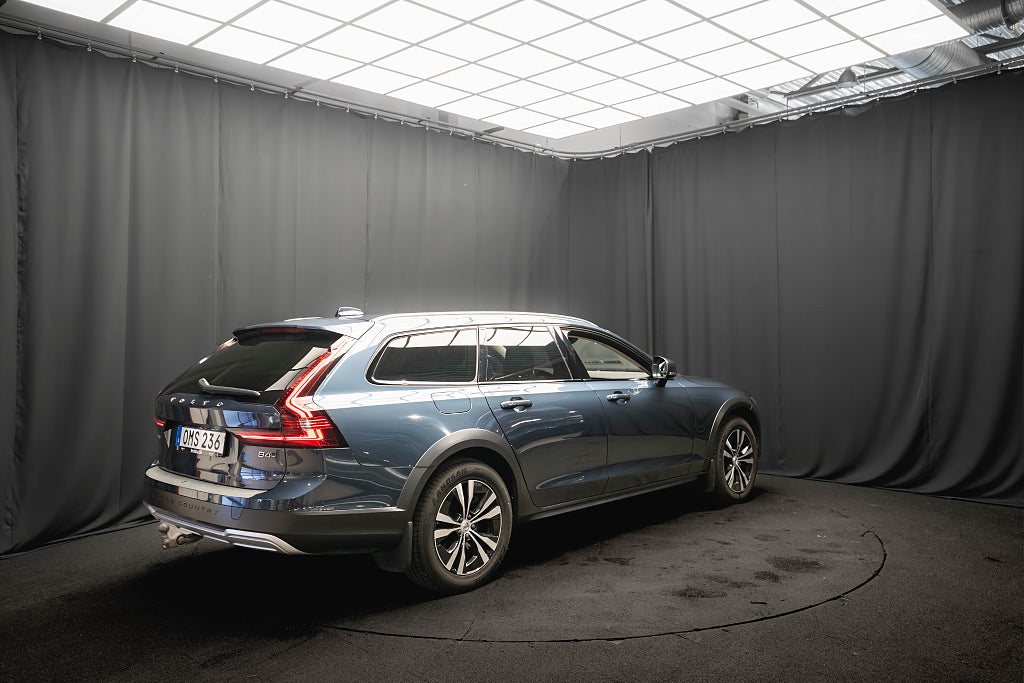 Volvo V90 Cross Country B4 AWD PANO DRAG 360° HUD H/K D-VÄRMARE