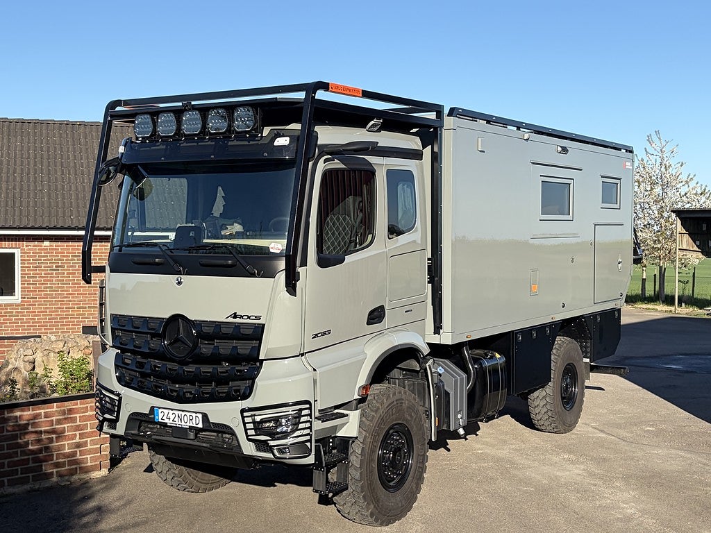 Mercedes-Benz Arocs 2053