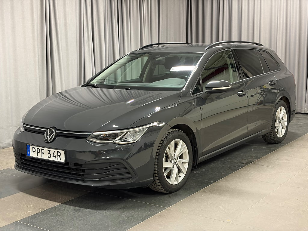 Volkswagen Golf Sportscombi 1.5 eTSI ACT P-värmare Vinterhjul