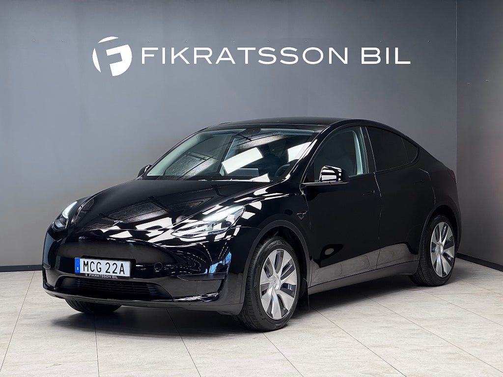 Tesla Model Y Standard Range RWD/Navi/Panorama/Dragkrok/Värmare