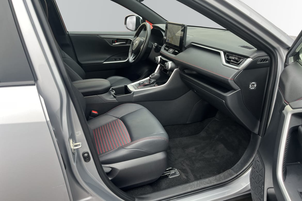 Toyota RAV4 X-edition V-hjul 2024, bild 7/46