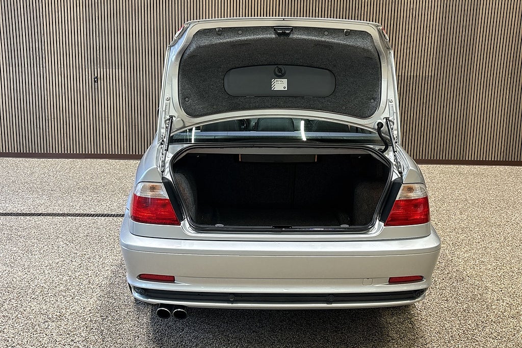 BMW 330 Ci Coupé Automat H/K 231hk