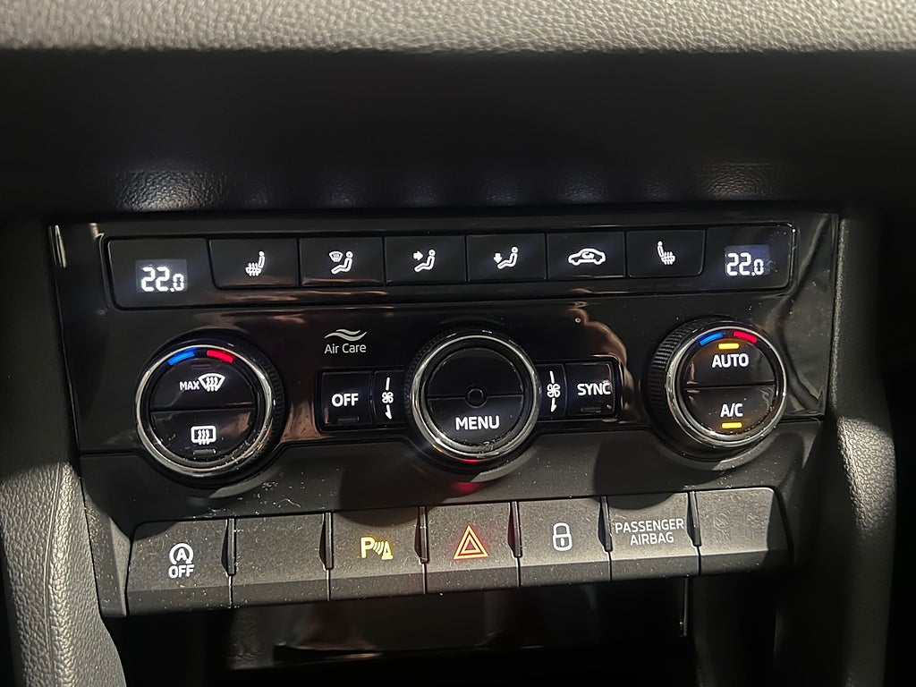 Skoda Karoq 1.0 TSI 115hk Ambition| Dragkrok | Backkamera | 2020