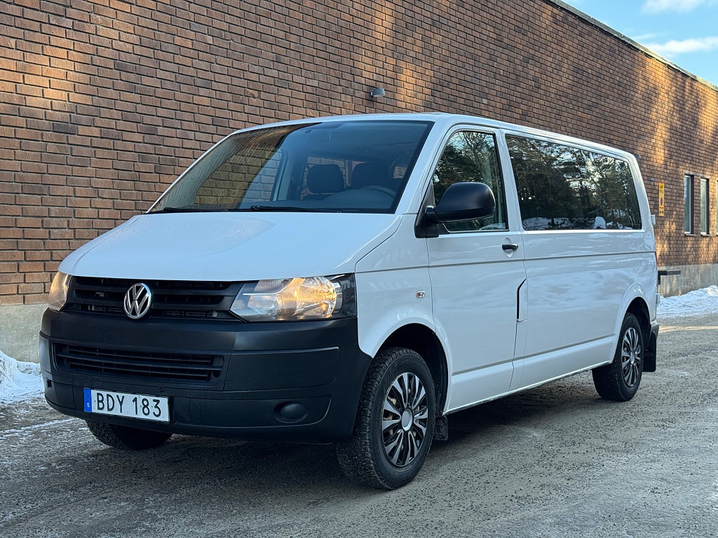 Volkswagen Caravelle 2.0 TDI Trendline 9-sits Dragkrok Kamrem bytt