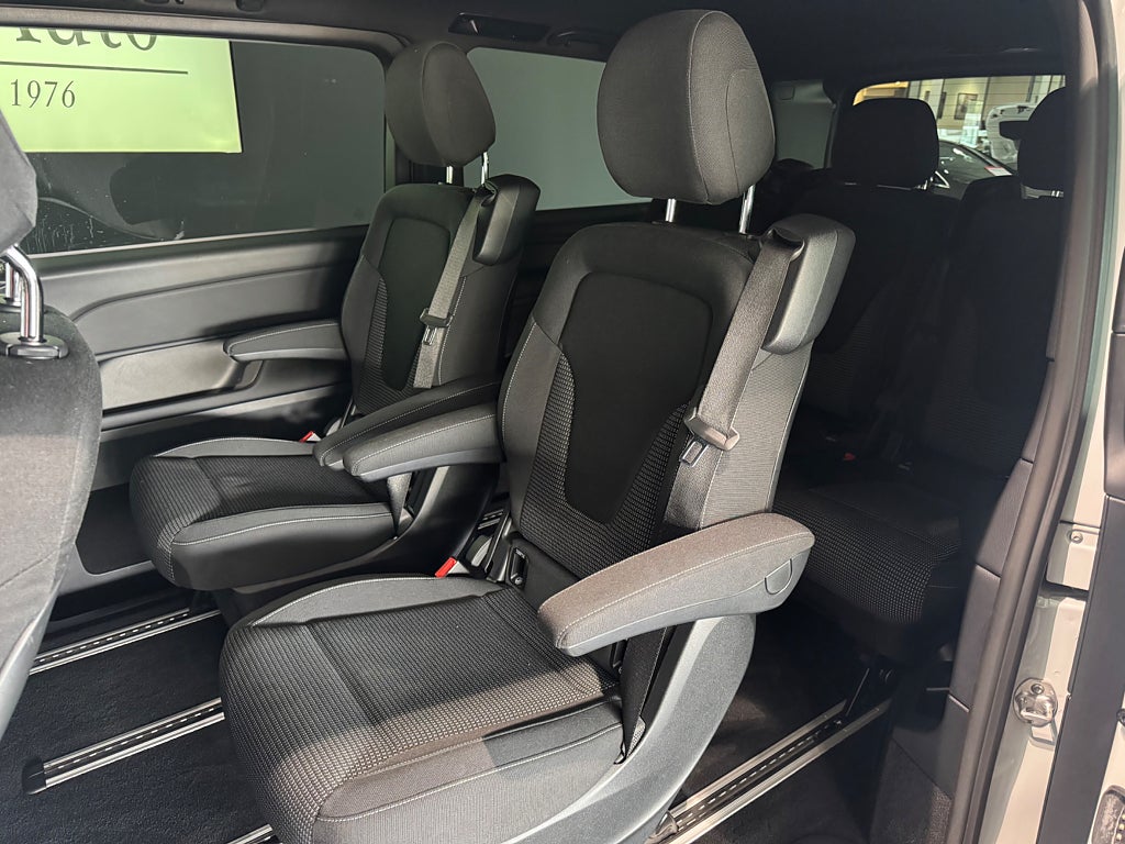 Mercedes-Benz V 300 d 4Matic Lång AMG Värmare Drag Distronic - bild 8
