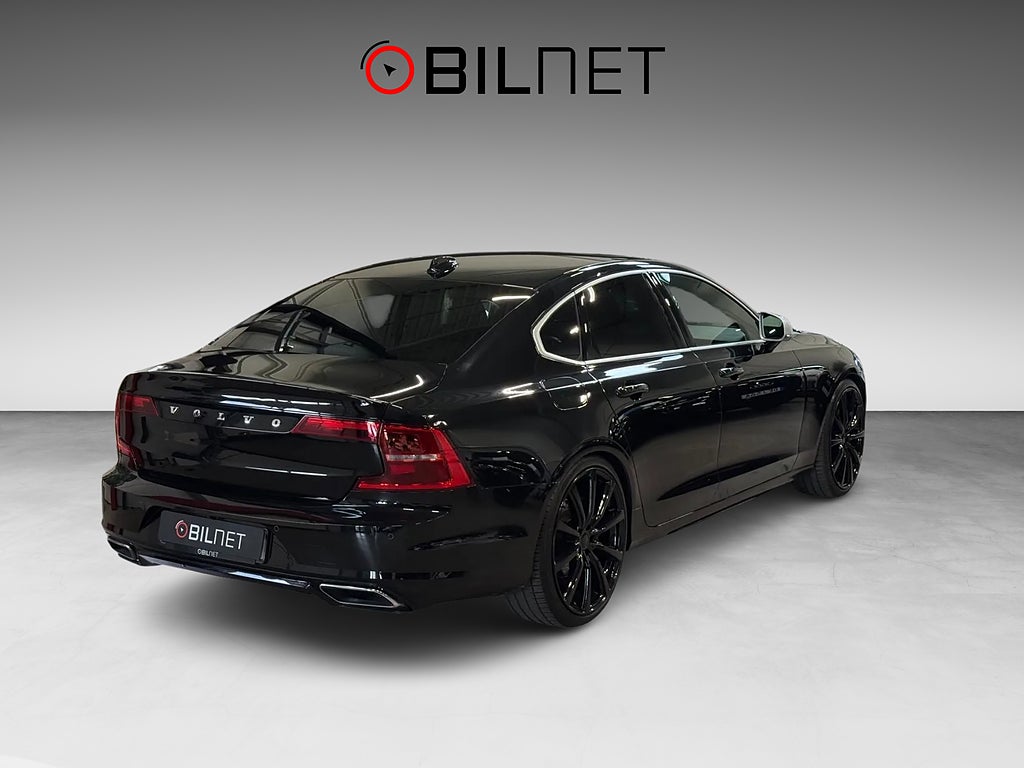 Volvo S90 D5 AWD 235hk R-Design Pano Värmare VOC HUD 21" Carbon