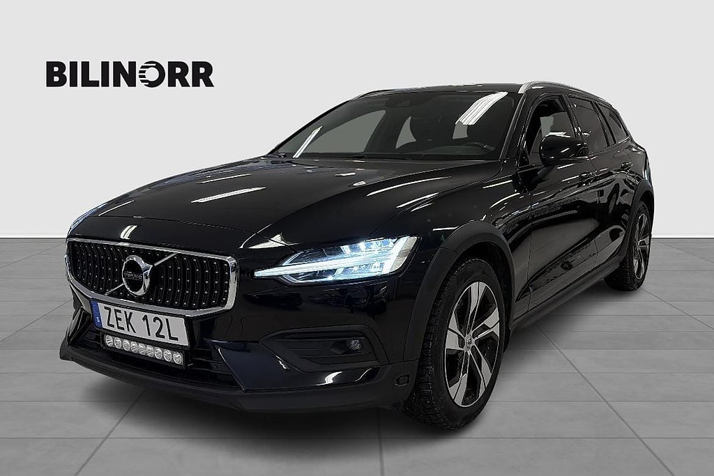 Volvo V60 Cross Country Momentum
