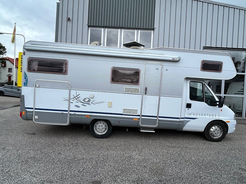 Dethleffs A 6971 GARAGE, SOLCELL, BACK KAMERA, 6 PLATSER
