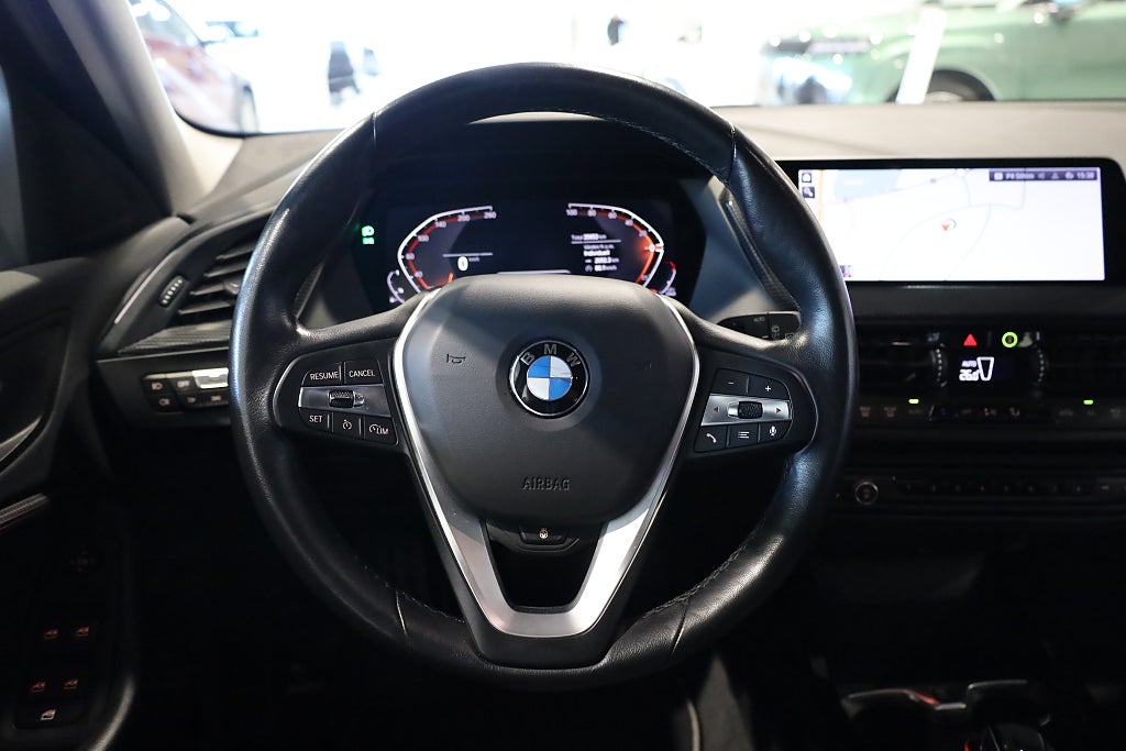 BMW 118I Sportline AUT Navi CarPlay PDC Rattvärme 2022