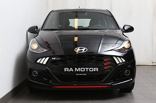 Halvkombi Hyundai i10 9 av 21