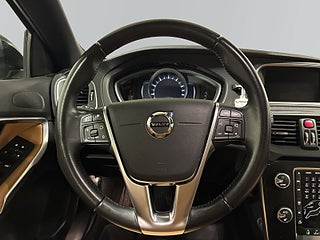 Volvo V40 Cross Country T3 Momentum Aut Värmare Kamera S&V