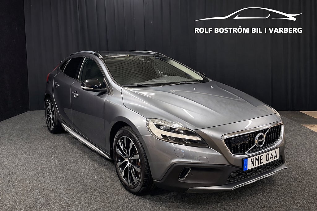 Volvo V40 Cross Country D3 / Summum / Panorama