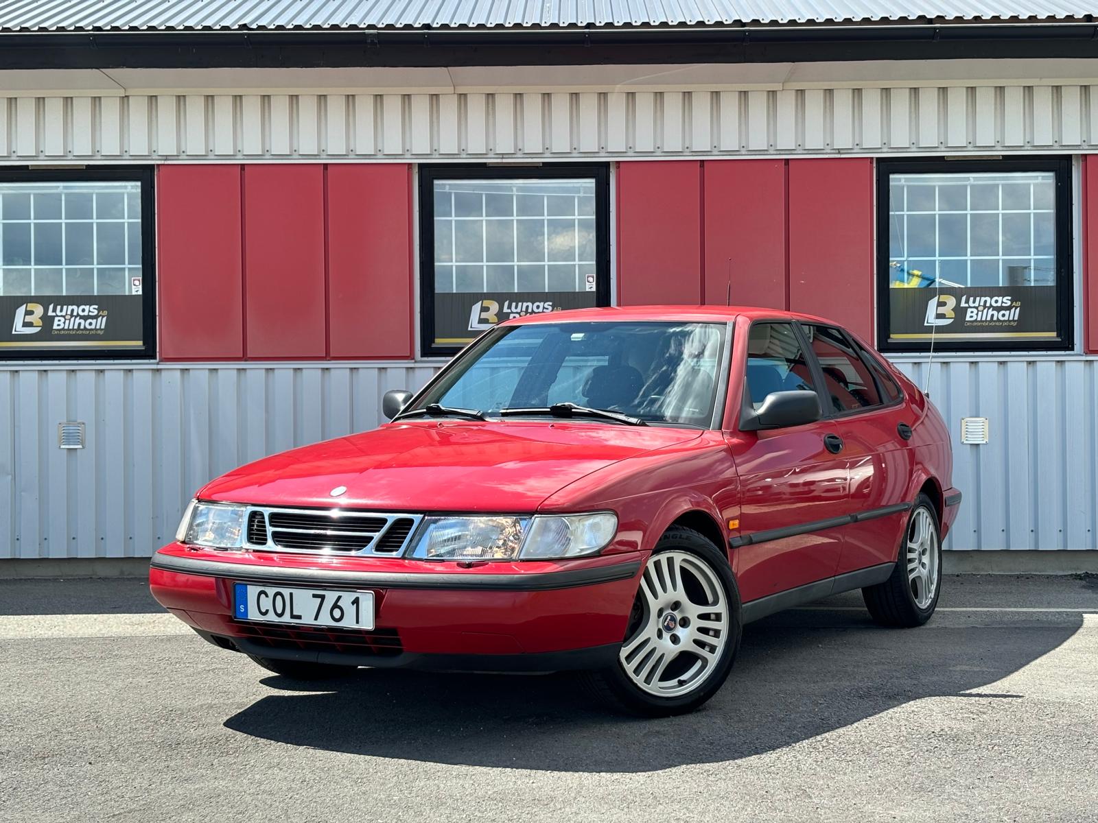 Saab 900