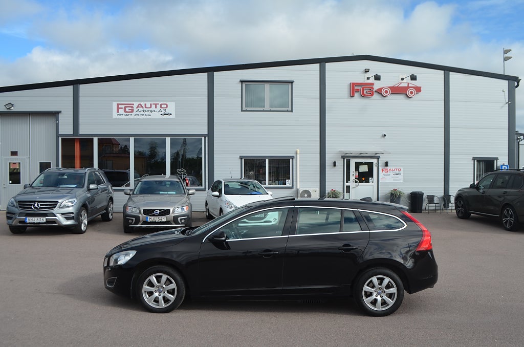 Volvo V60 D3 Momentum 163 hk Pano D-Värmare