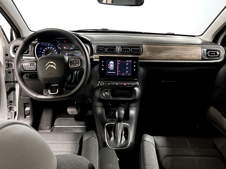 Bild på Citroën C3 Shine 1.2 PT 110hk Aut P-SENSORER CARPLAY