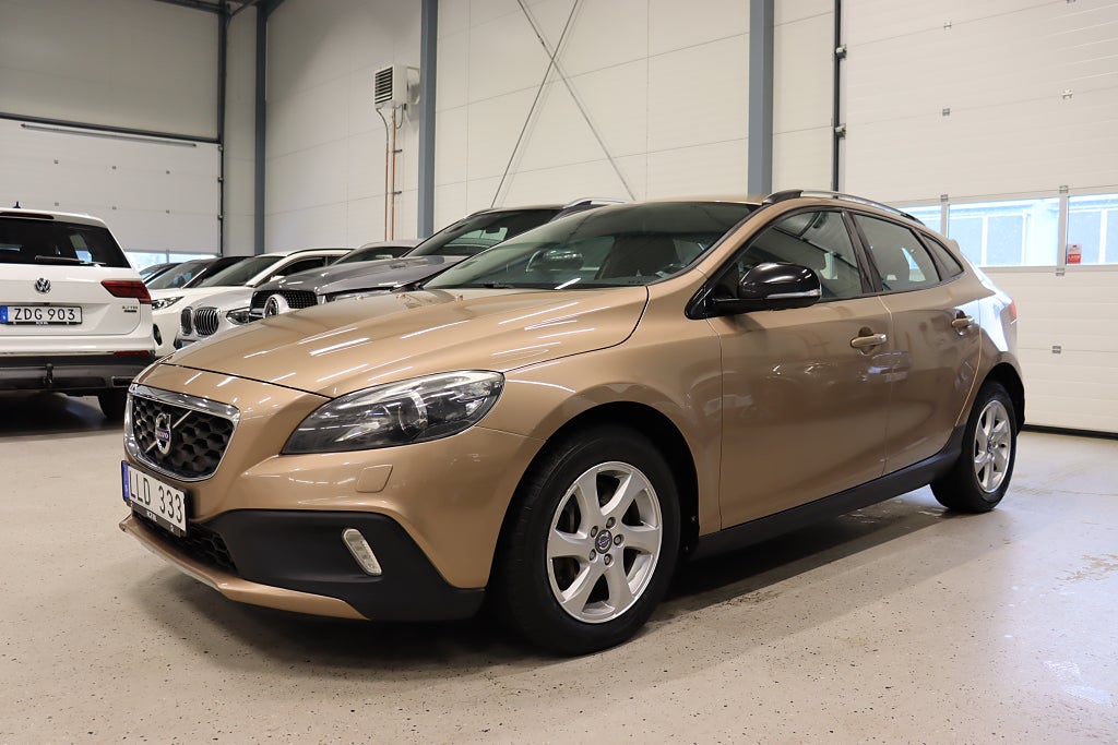 Volvo V40 Cross Country D3 Momentum Drag B-Kamera 150hk
