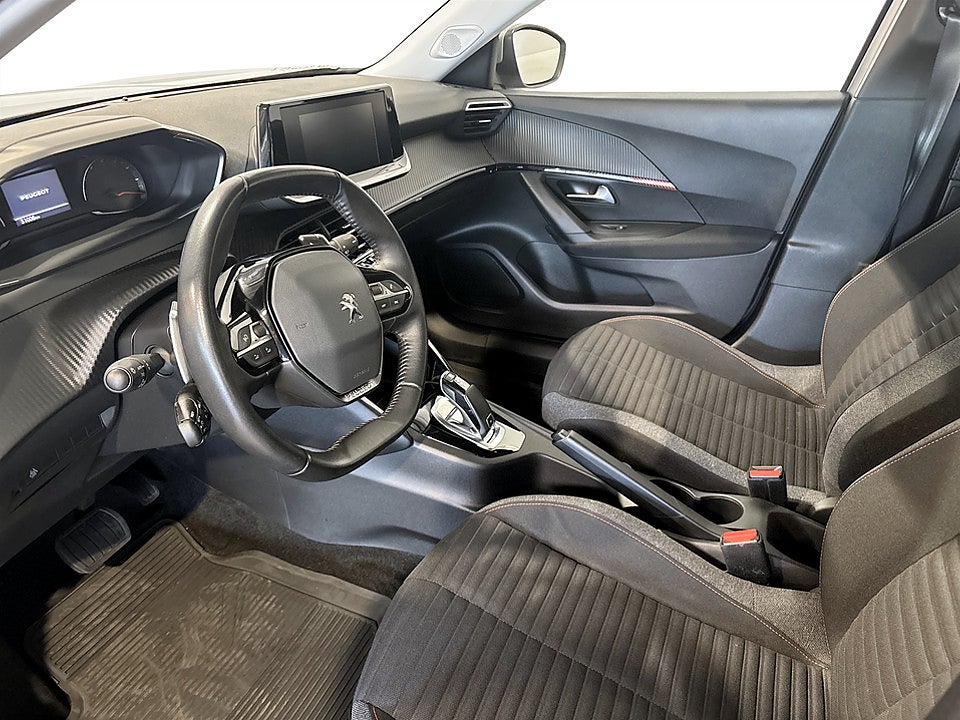 Bild på Peugeot 2008 Active 1.2 PT 130hk Aut MOTORVÄRMARE CARPLAY