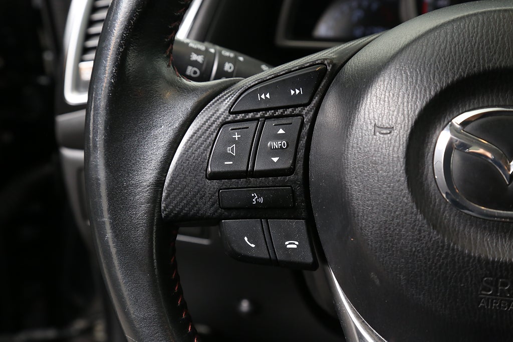 Mazda 3 2,0 SKYACTIV-G 120hk Aut 5D Navi P-sensorer 2013
