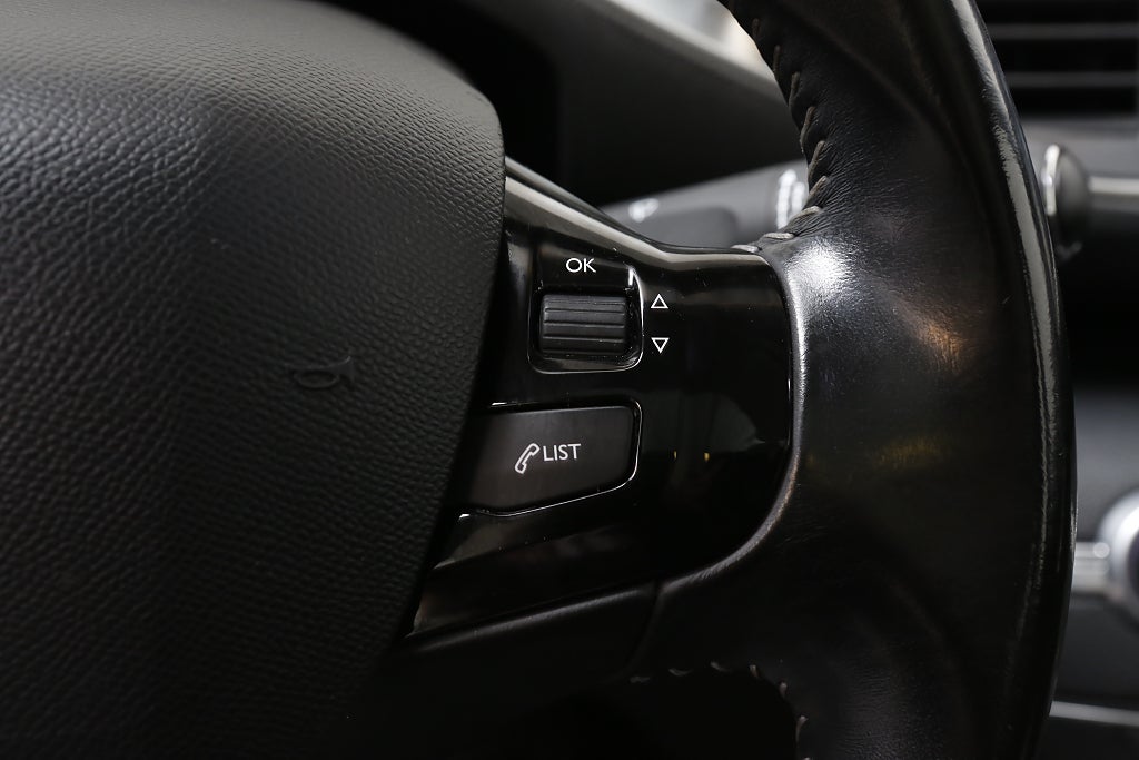 Peugeot 308 1,2 e-THP 110hk Active Kombi Panorama